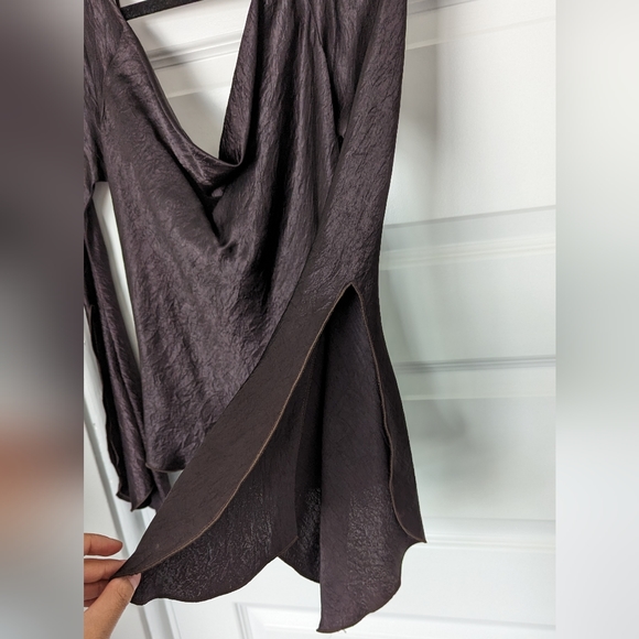 Seduce cowl neck flared sleeve crushed satin witchy top in dark burgundy, s 12 - Picture 2 of 6